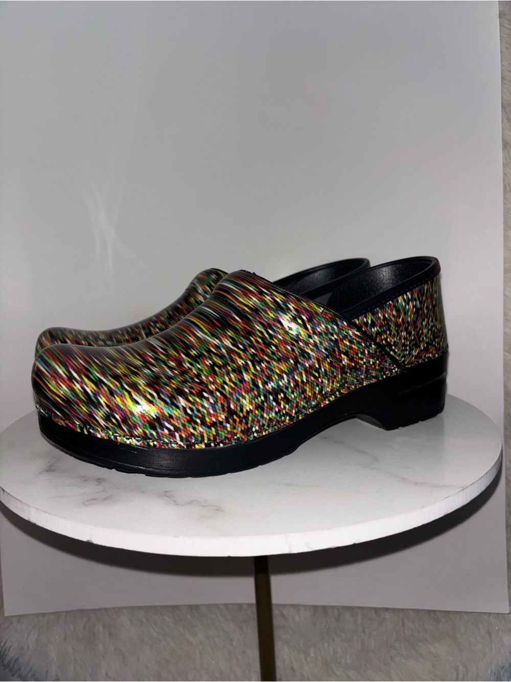 Dansko Rainbow Striped Patent Clogs size 11 NWOT - Picture 5 of 12